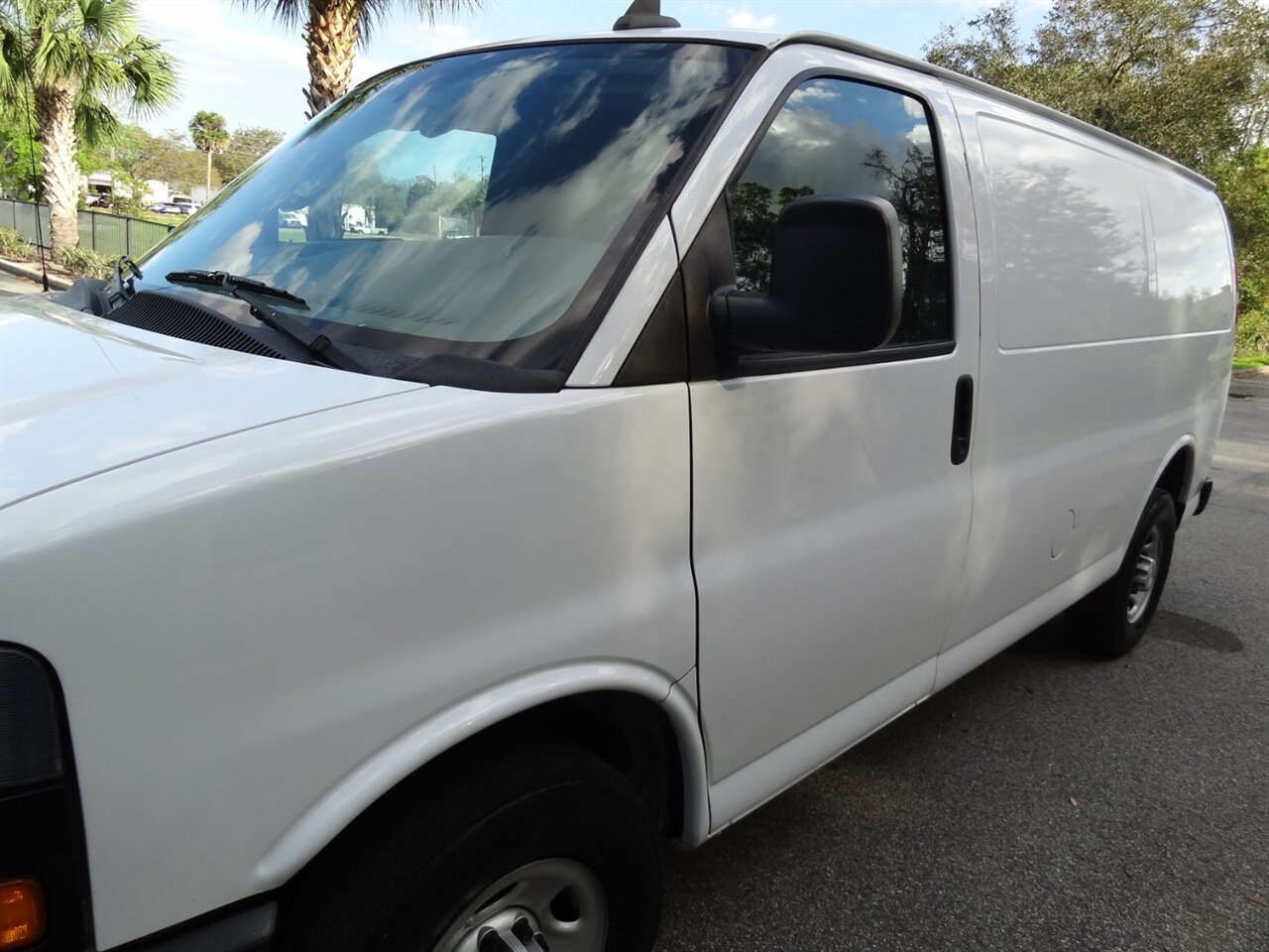 2020 Chevrolet Express 2500   - Photo 9 - Deland, FL 32720