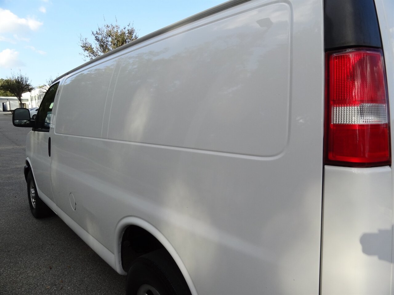 2020 Chevrolet Express 2500   - Photo 12 - Deland, FL 32720