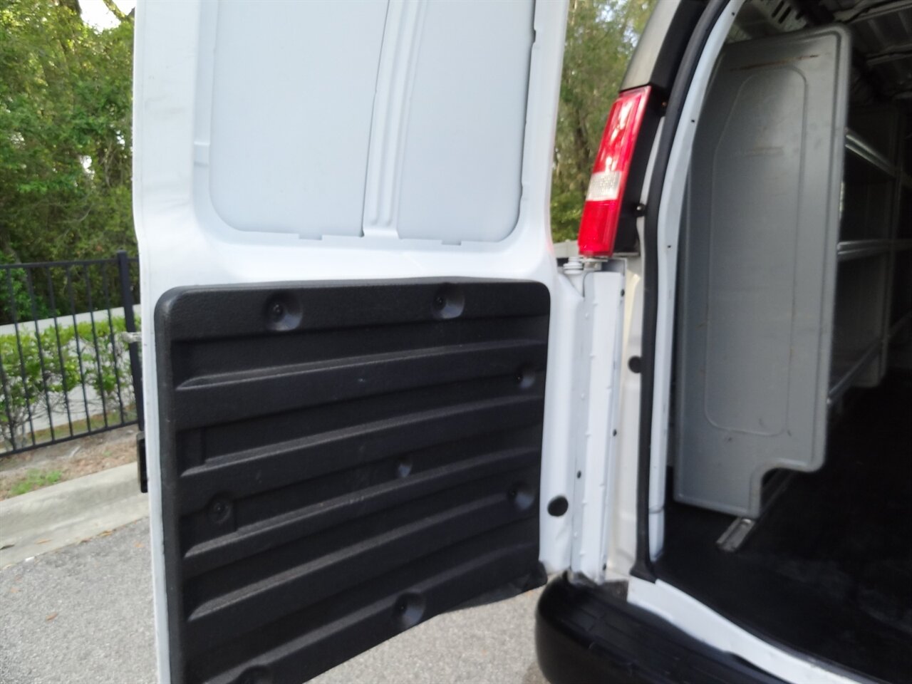 2020 Chevrolet Express 2500   - Photo 34 - Deland, FL 32720