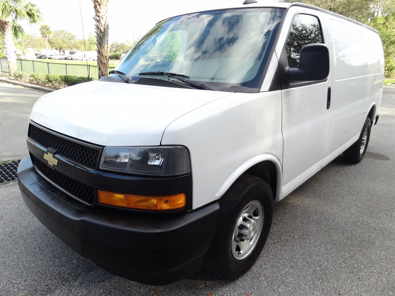 2020 Chevrolet Express 2500   - Photo 2 - Deland, FL 32720