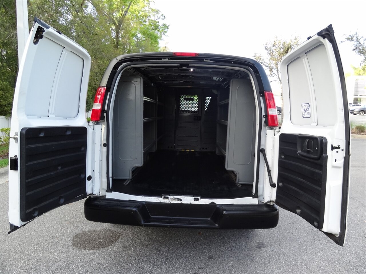 2020 Chevrolet Express 2500   - Photo 33 - Deland, FL 32720