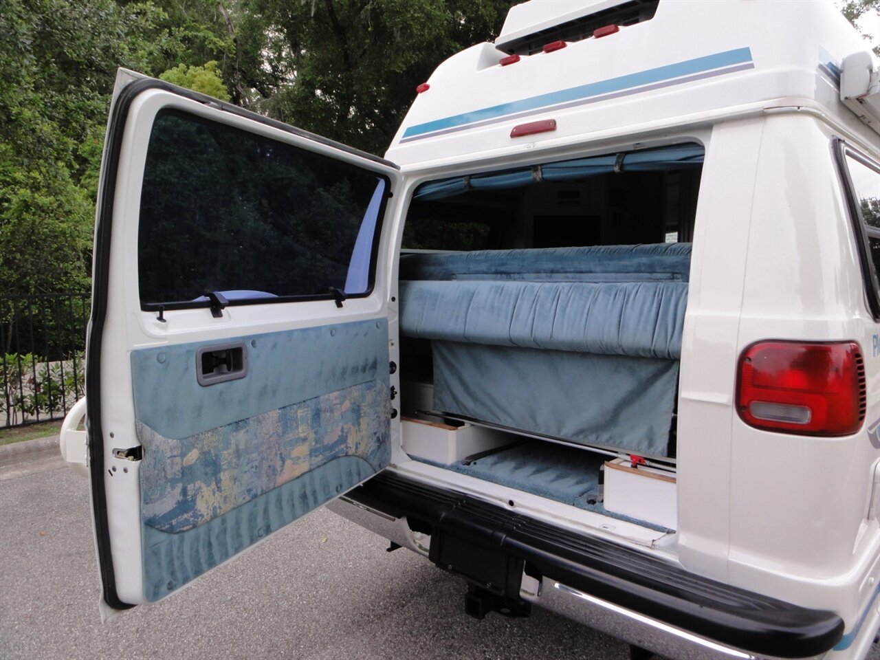 2000 Dodge Ram Van 3500 MH  Pleasure way Excel-RD - Photo 26 - Deland, FL 32720