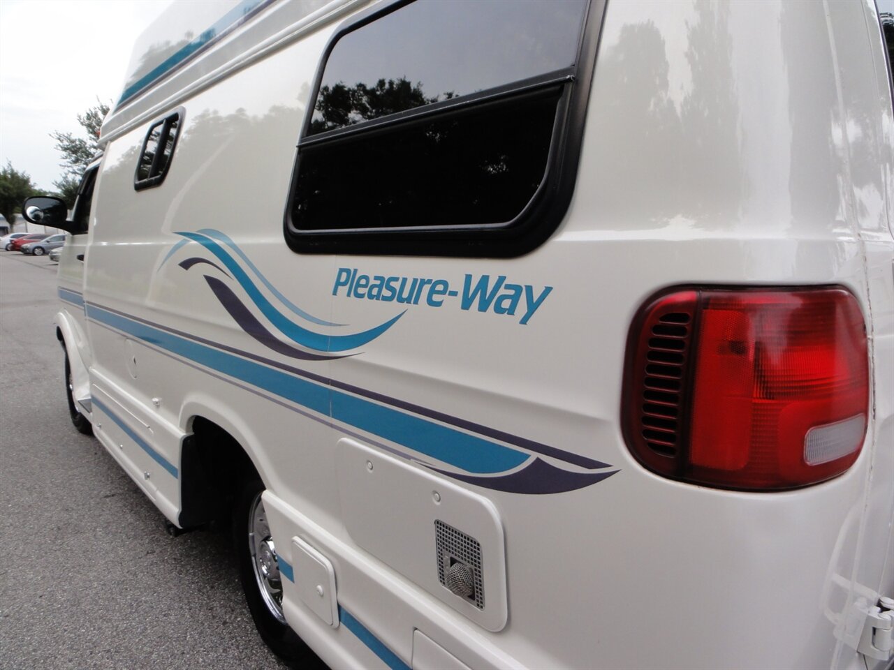 2000 Dodge Ram Van 3500 MH  Pleasure way Excel-RD - Photo 9 - Deland, FL 32720