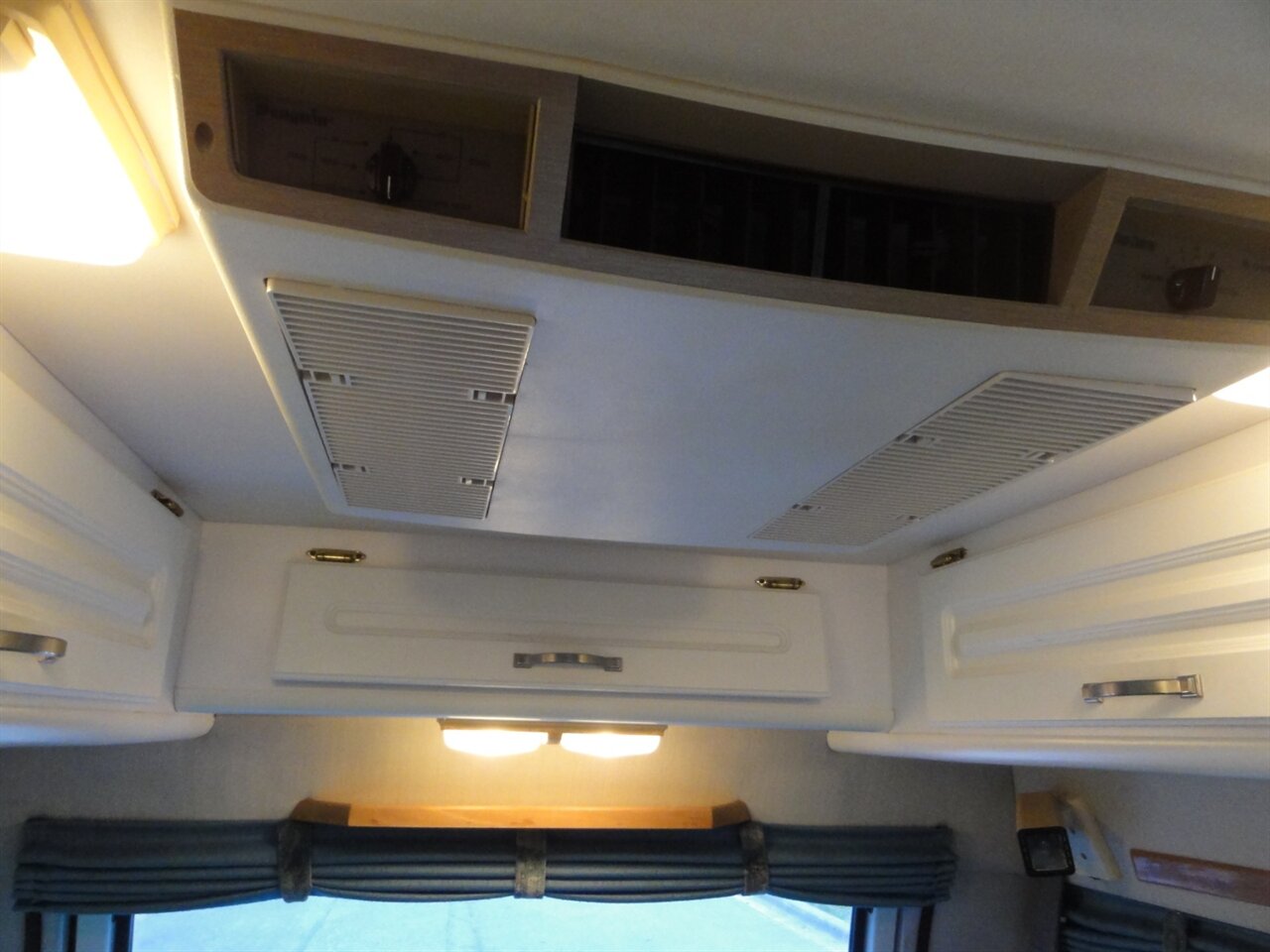 2000 Dodge Ram Van 3500 MH  Pleasure way Excel-RD - Photo 89 - Deland, FL 32720