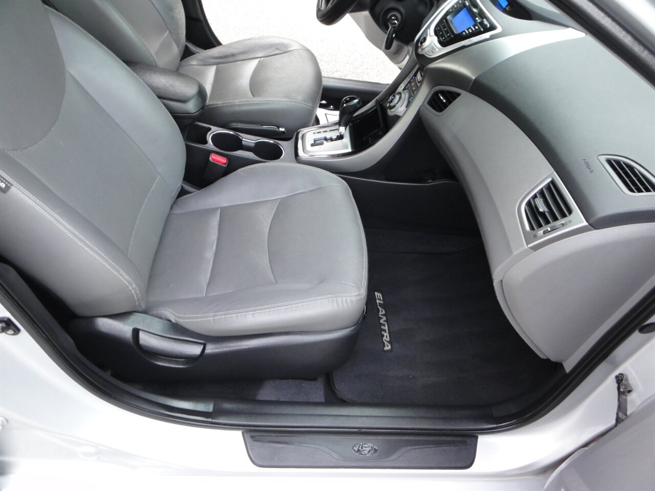 2012 Hyundai ELANTRA Limited - Photo 40 - Deland, FL 32720