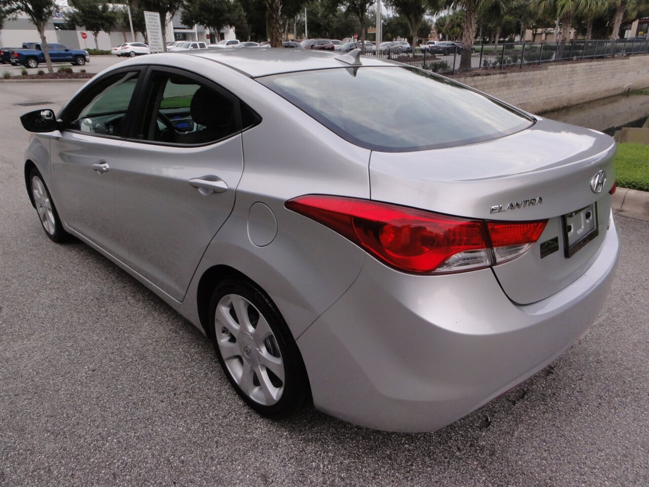 2012 Hyundai ELANTRA Limited - Photo 4 - Deland, FL 32720