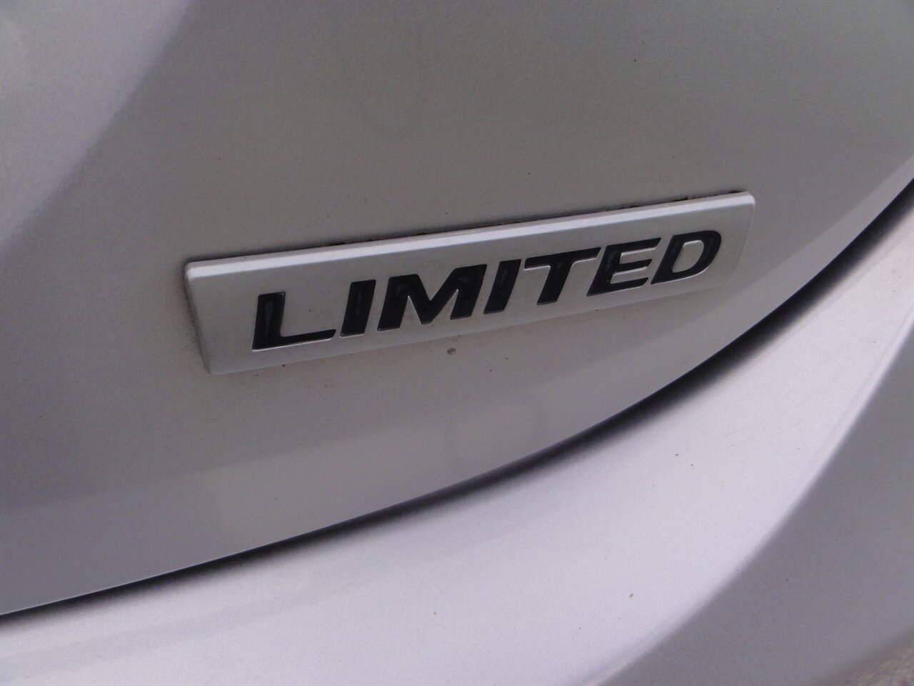 2012 Hyundai ELANTRA Limited - Photo 22 - Deland, FL 32720