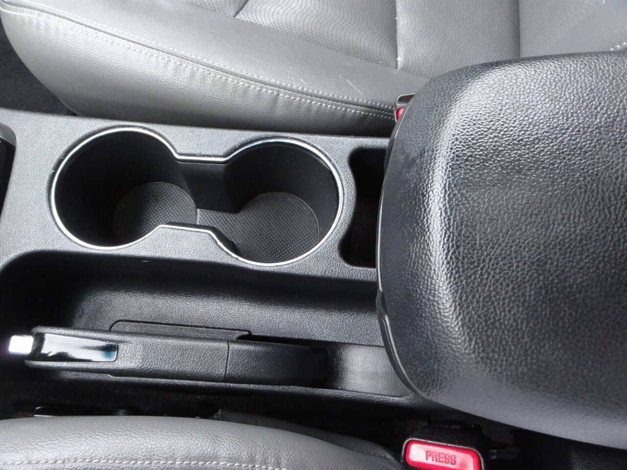 2012 Hyundai ELANTRA Limited - Photo 54 - Deland, FL 32720