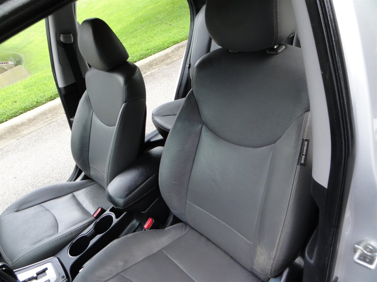 2012 Hyundai ELANTRA Limited - Photo 33 - Deland, FL 32720