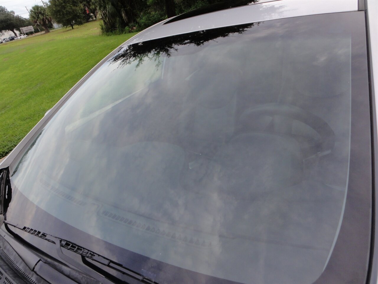 2012 Hyundai ELANTRA Limited - Photo 18 - Deland, FL 32720