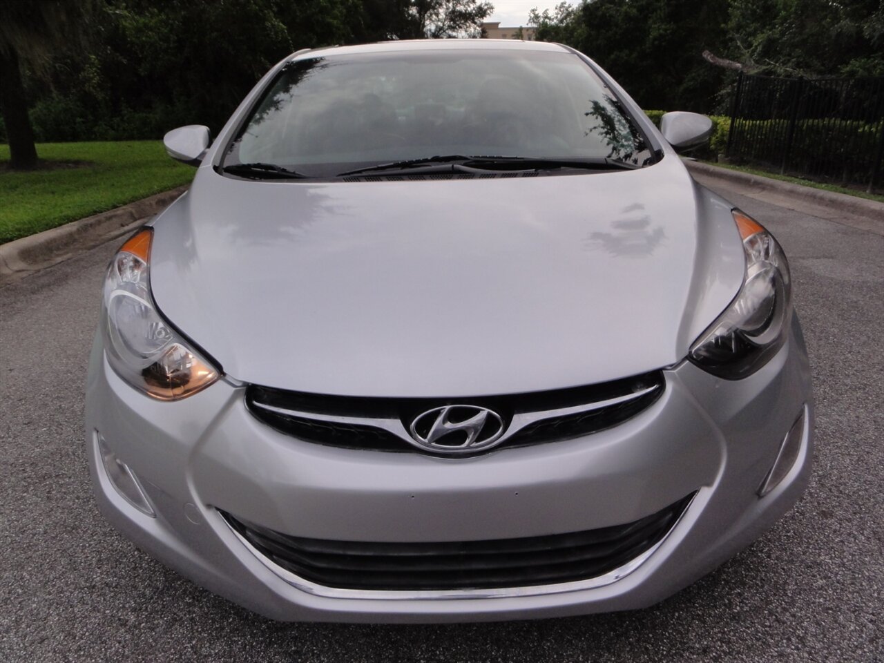2012 Hyundai ELANTRA Limited - Photo 5 - Deland, FL 32720
