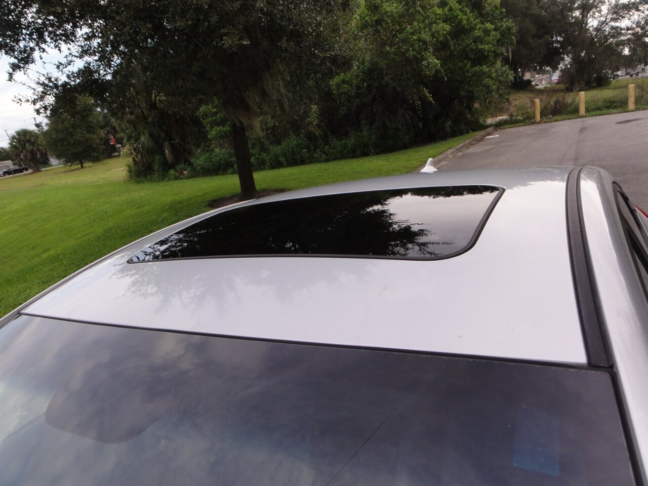 2012 Hyundai ELANTRA Limited - Photo 19 - Deland, FL 32720
