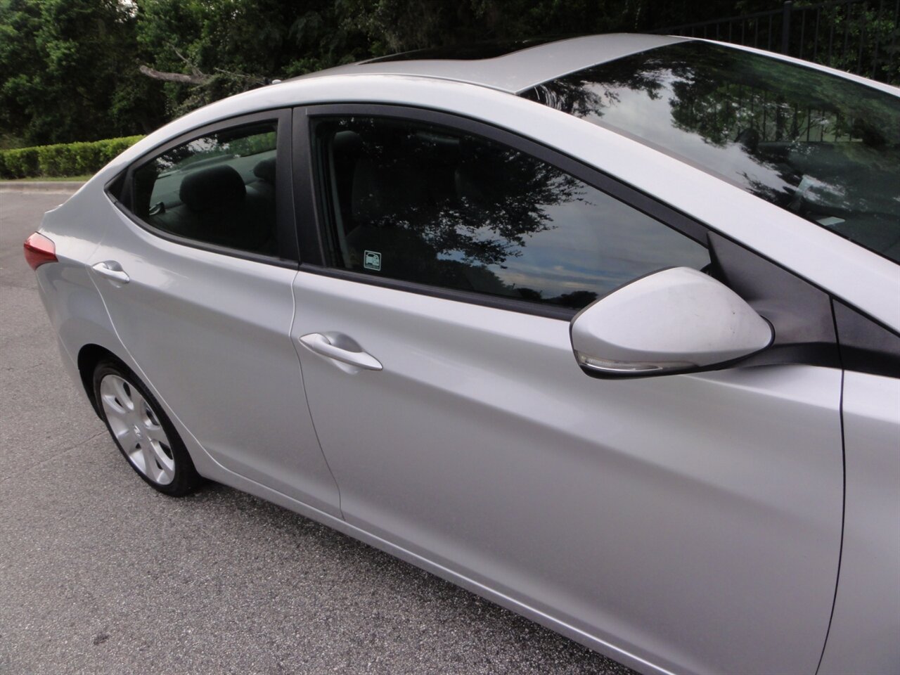 2012 Hyundai ELANTRA Limited - Photo 10 - Deland, FL 32720