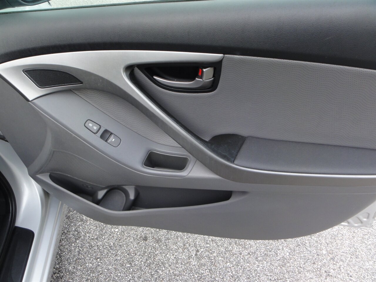 2012 Hyundai ELANTRA Limited - Photo 43 - Deland, FL 32720