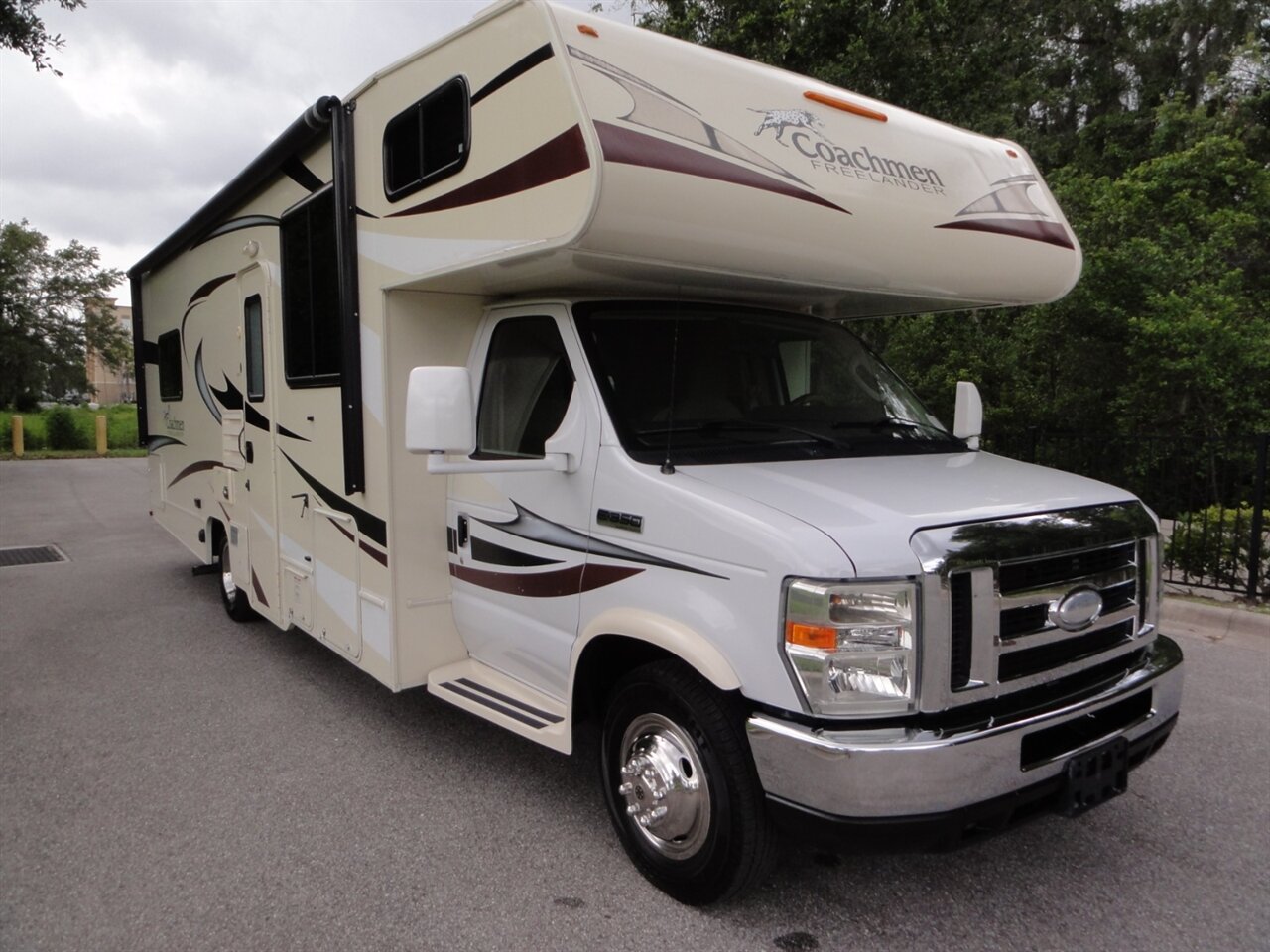 2016 Ford E-350 SD Coachmen Freelander 27QB - Photo 8 - Deland, FL 32720
