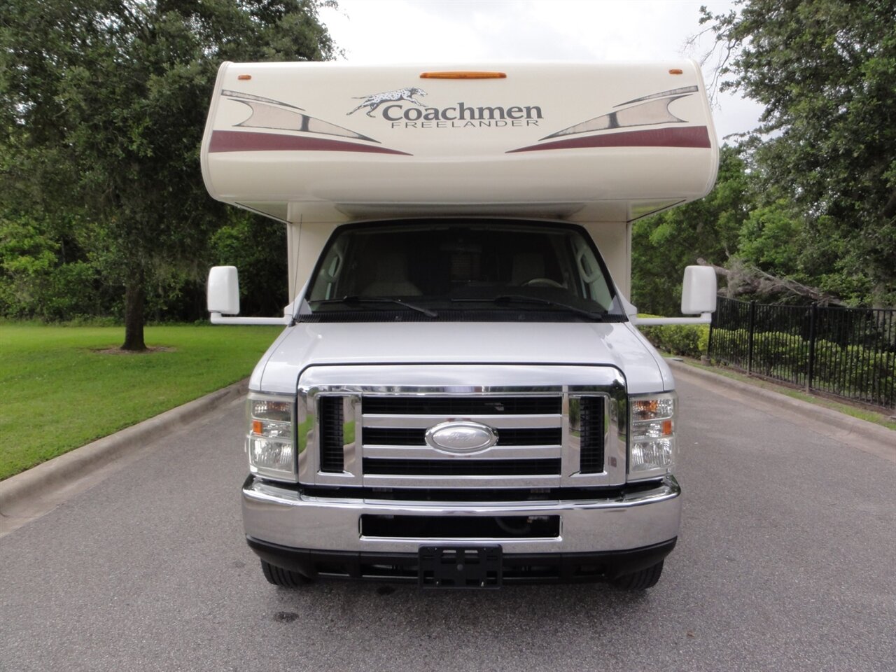 2016 Ford E-350 SD Coachmen Freelander 27QB - Photo 7 - Deland, FL 32720
