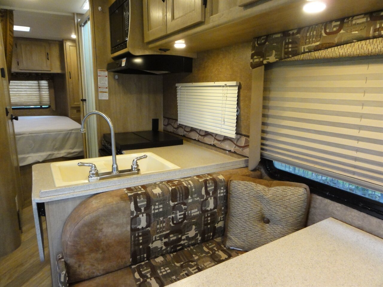 2016 Ford E-350 SD Coachmen Freelander 27QB - Photo 62 - Deland, FL 32720