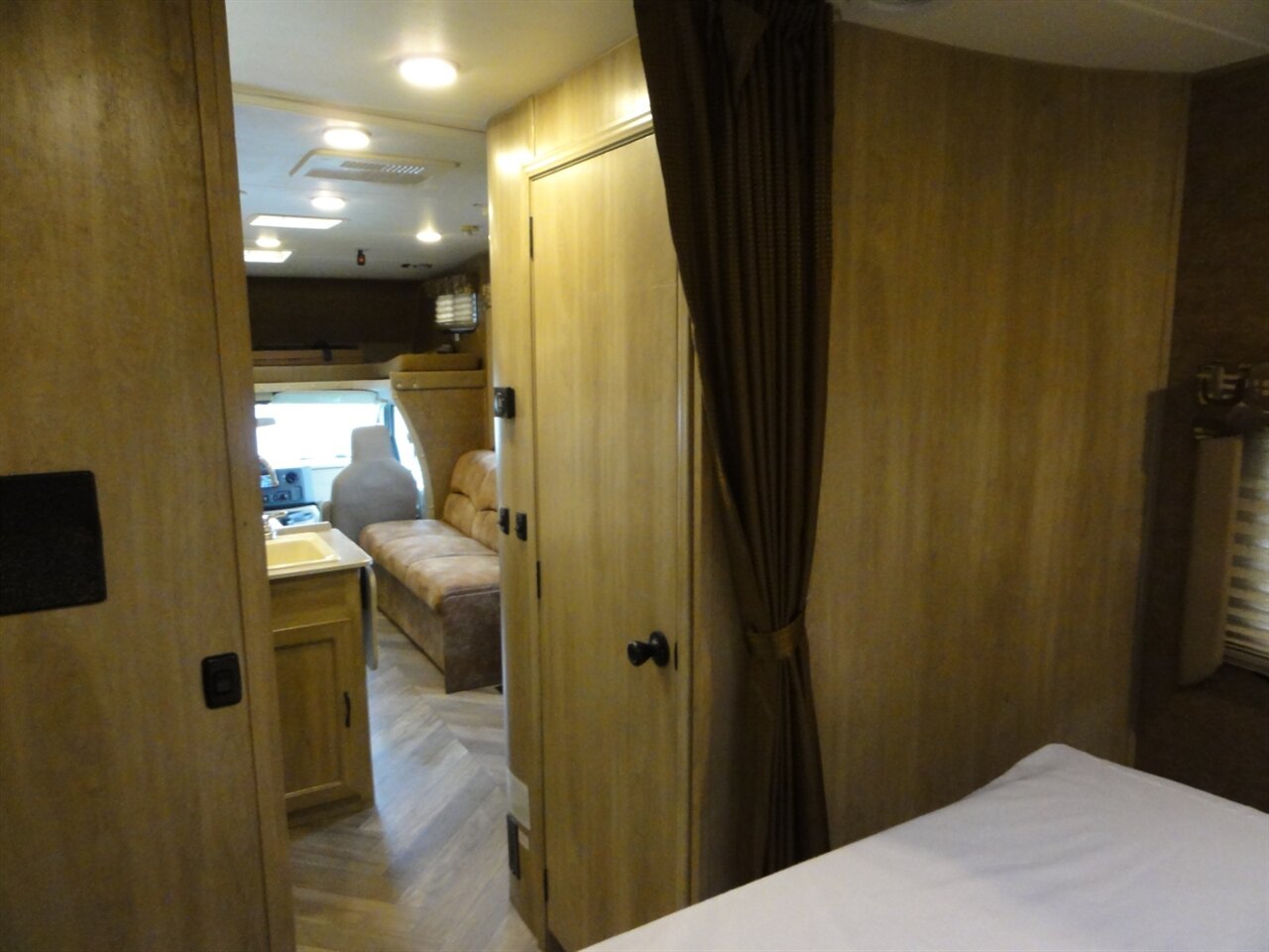 2016 Ford E-350 SD Coachmen Freelander 27QB - Photo 73 - Deland, FL 32720
