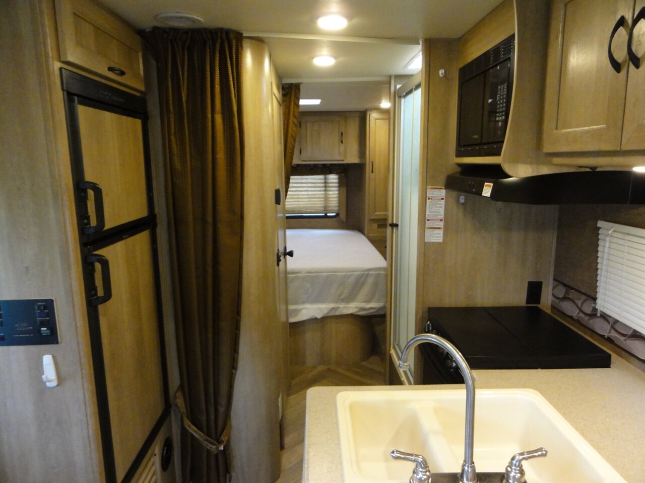2016 Ford E-350 SD Coachmen Freelander 27QB - Photo 63 - Deland, FL 32720