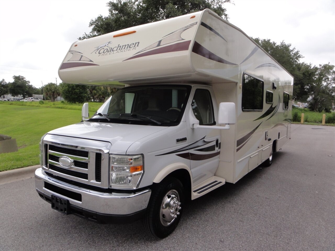 2016 Ford E-350 SD Coachmen Freelander 27QB - Photo 4 - Deland, FL 32720
