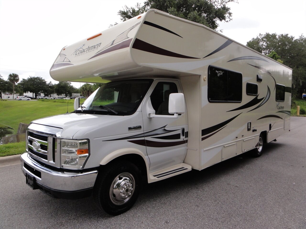 2016 Ford E-350 SD Coachmen Freelander 27QB - Photo 5 - Deland, FL 32720