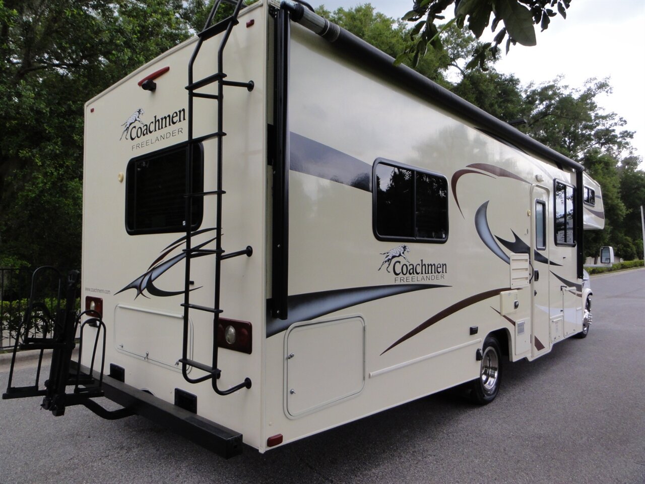 2016 Ford E-350 SD Coachmen Freelander 27QB - Photo 16 - Deland, FL 32720