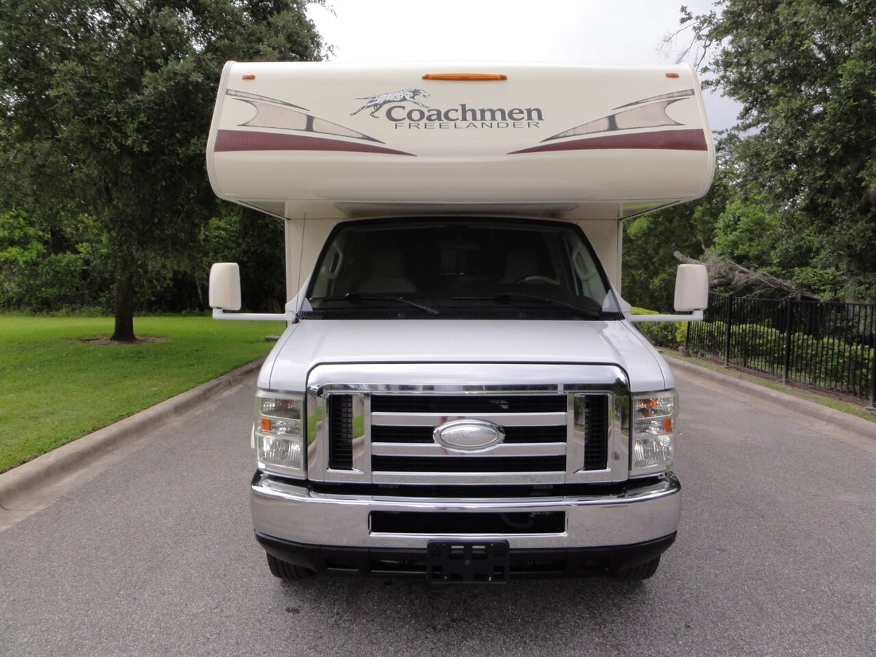 2016 Ford E-350 SD Coachmen Freelander 27QB - Photo 3 - Deland, FL 32720