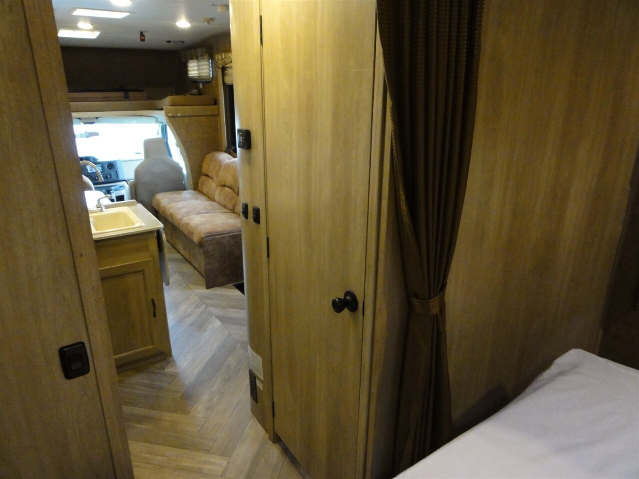2016 Ford E-350 SD Coachmen Freelander 27QB - Photo 74 - Deland, FL 32720