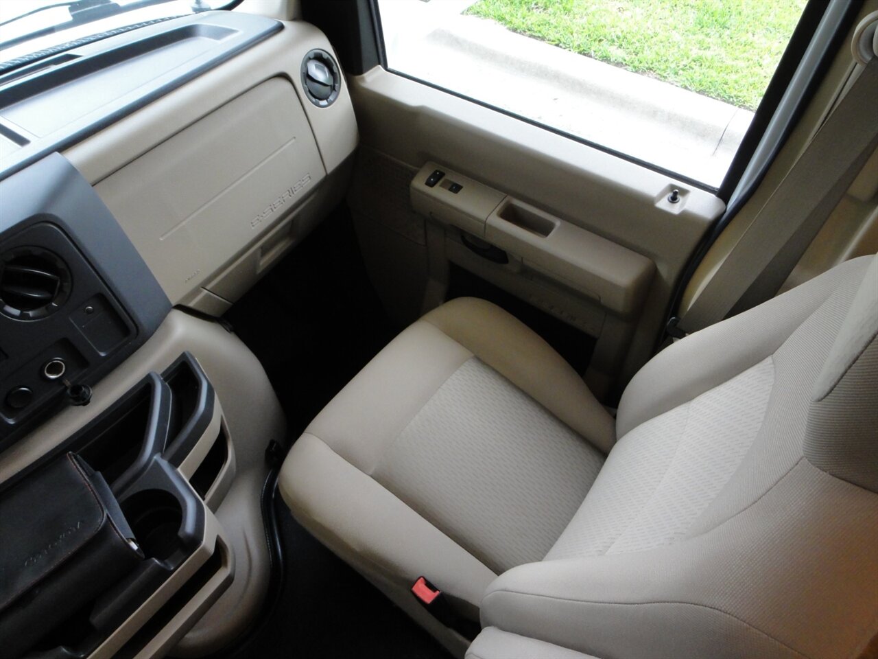 2016 Ford E-350 SD Coachmen Freelander 27QB - Photo 49 - Deland, FL 32720