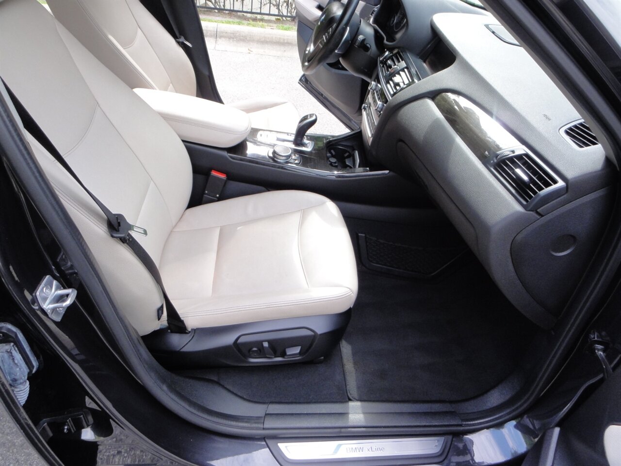 2015 BMW X4 xDrive28i - Photo 42 - Deland, FL 32720