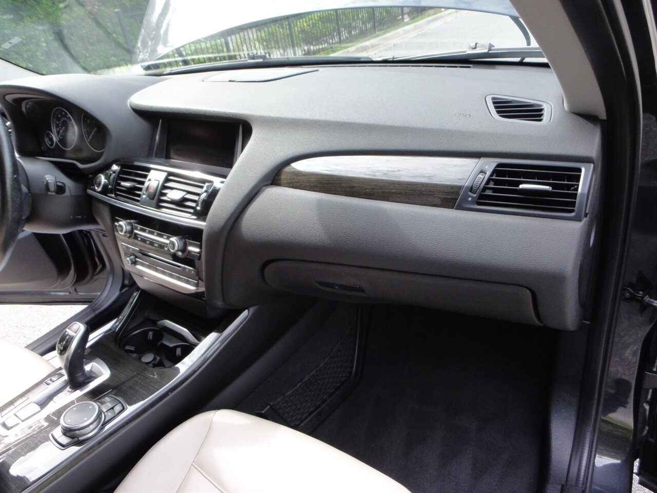 2015 BMW X4 xDrive28i - Photo 45 - Deland, FL 32720
