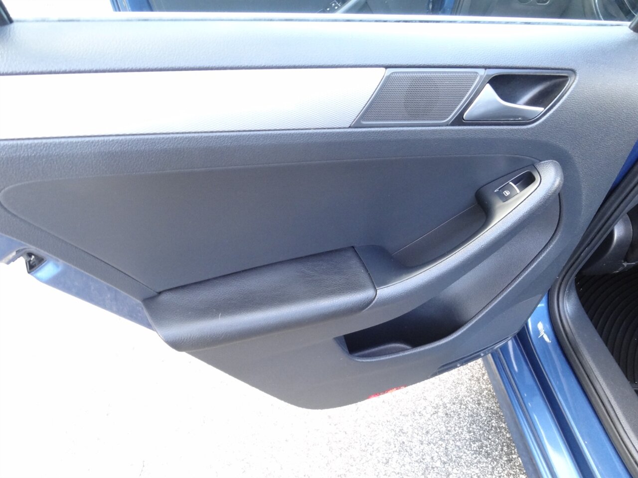 2015 Volkswagen Jetta SE - Photo 37 - Deland, FL 32720