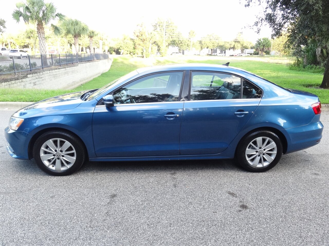 2015 Volkswagen Jetta SE - Photo 16 - Deland, FL 32720