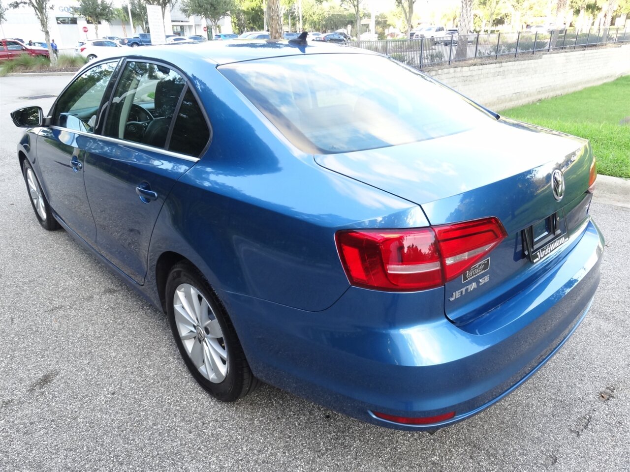 2015 Volkswagen Jetta SE - Photo 4 - Deland, FL 32720
