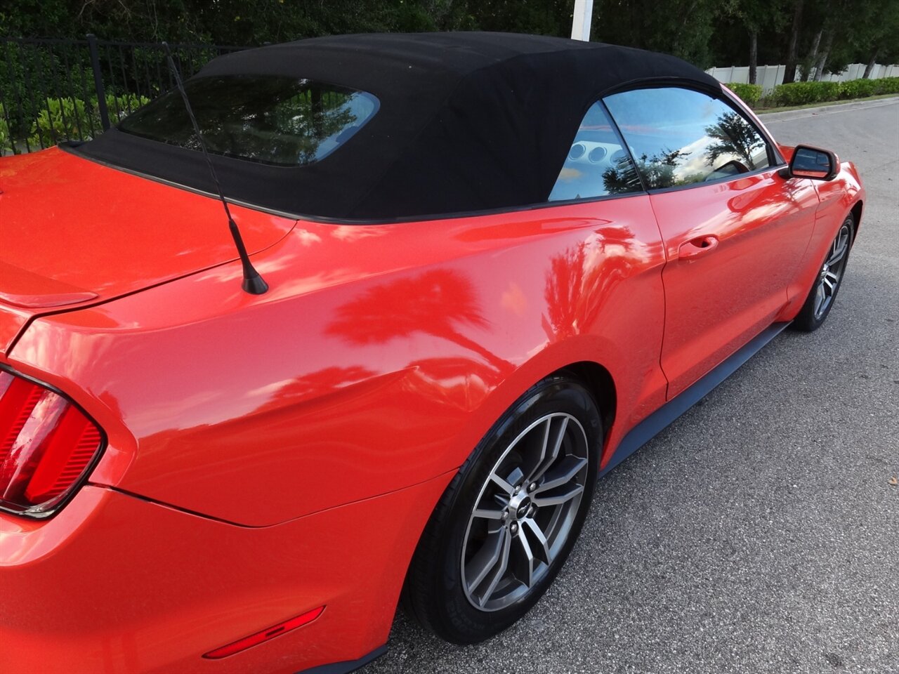 2016 Ford Mustang EcoBoost Premium - Photo 17 - Deland, FL 32720