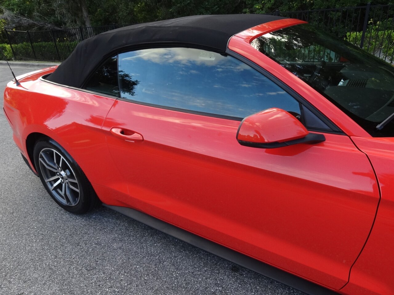 2016 Ford Mustang EcoBoost Premium - Photo 14 - Deland, FL 32720