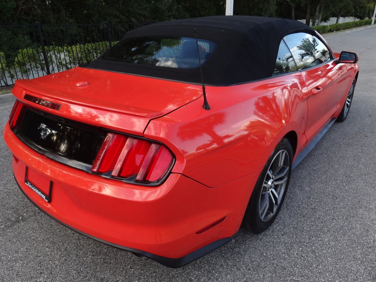 2016 Ford Mustang EcoBoost Premium - Photo 7 - Deland, FL 32720