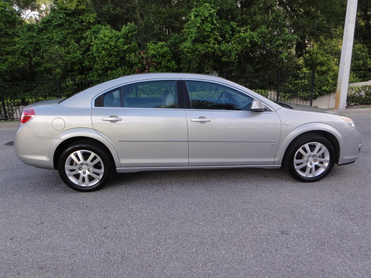 2007 Saturn Aura XE   - Photo 15 - Deland, FL 32720