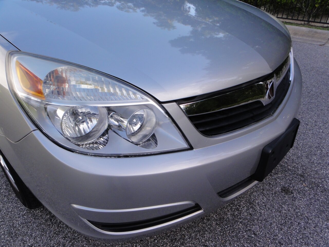 2007 Saturn Aura XE   - Photo 7 - Deland, FL 32720