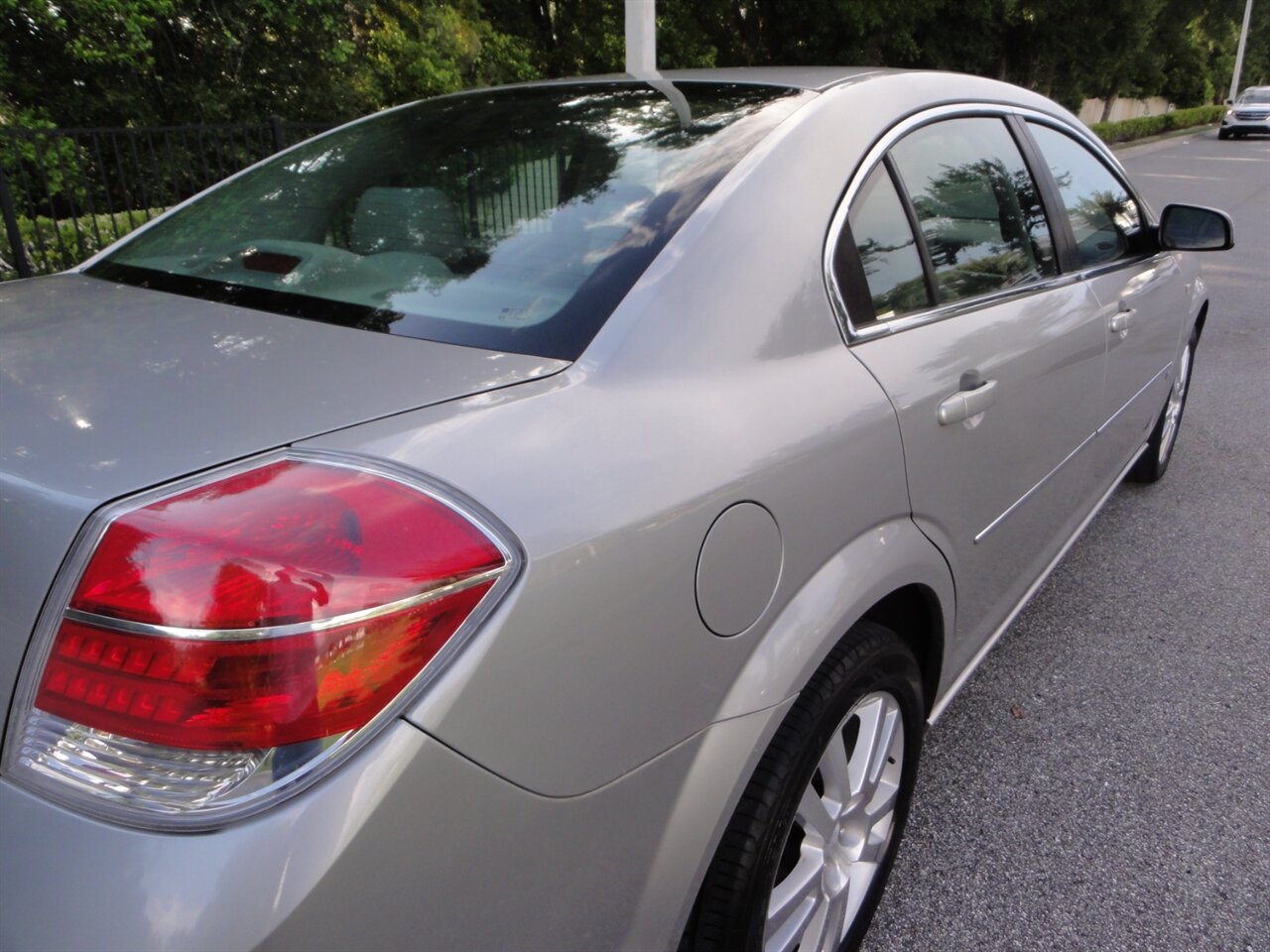 2007 Saturn Aura XE   - Photo 13 - Deland, FL 32720