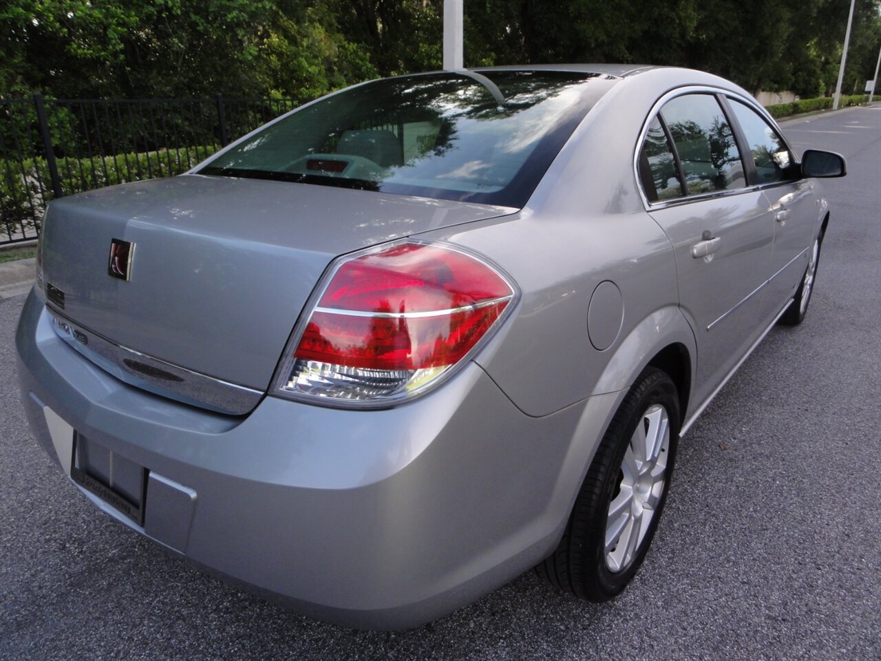 2007 Saturn Aura XE   - Photo 3 - Deland, FL 32720
