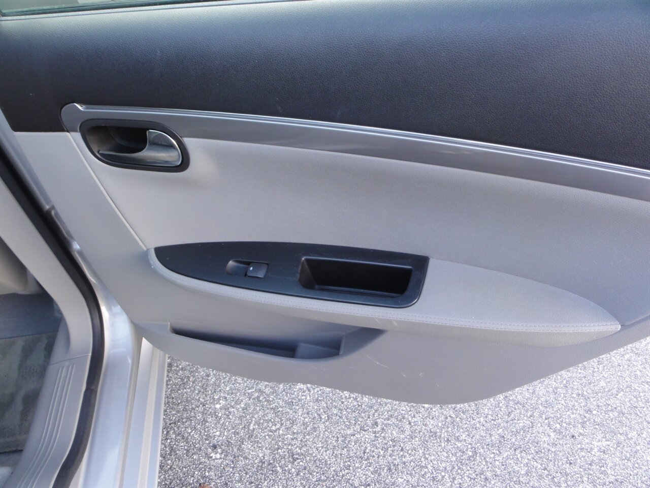 2007 Saturn Aura XE   - Photo 38 - Deland, FL 32720