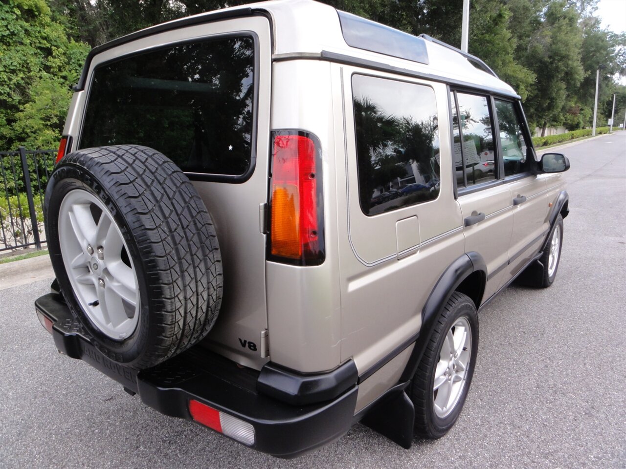 2003 Land Rover Discovery SE 2 Premium 4x4 - Photo 3 - Deland, FL 32720