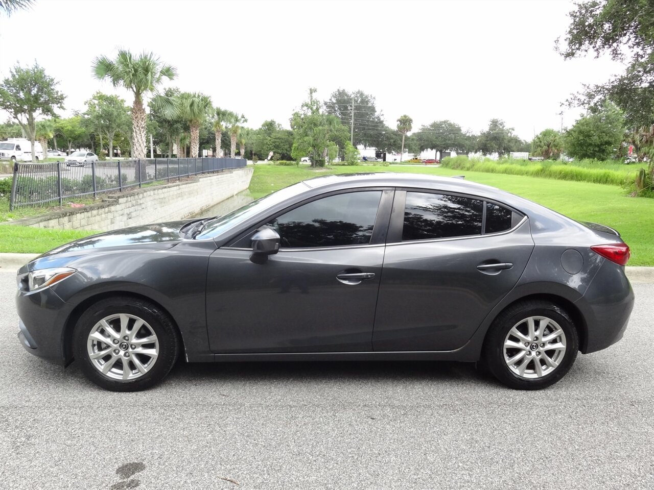 2014 Mazda Mazda3 i Grand Touring Premium - Photo 16 - Deland, FL 32720