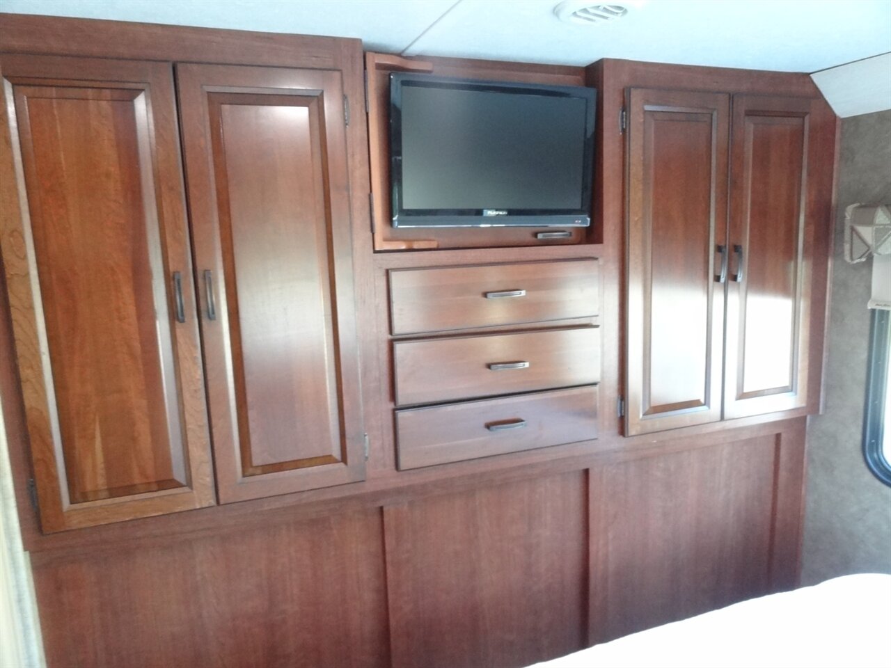 2016 Forest River Sunseeker 2860DS - Photo 75 - Deland, FL 32720