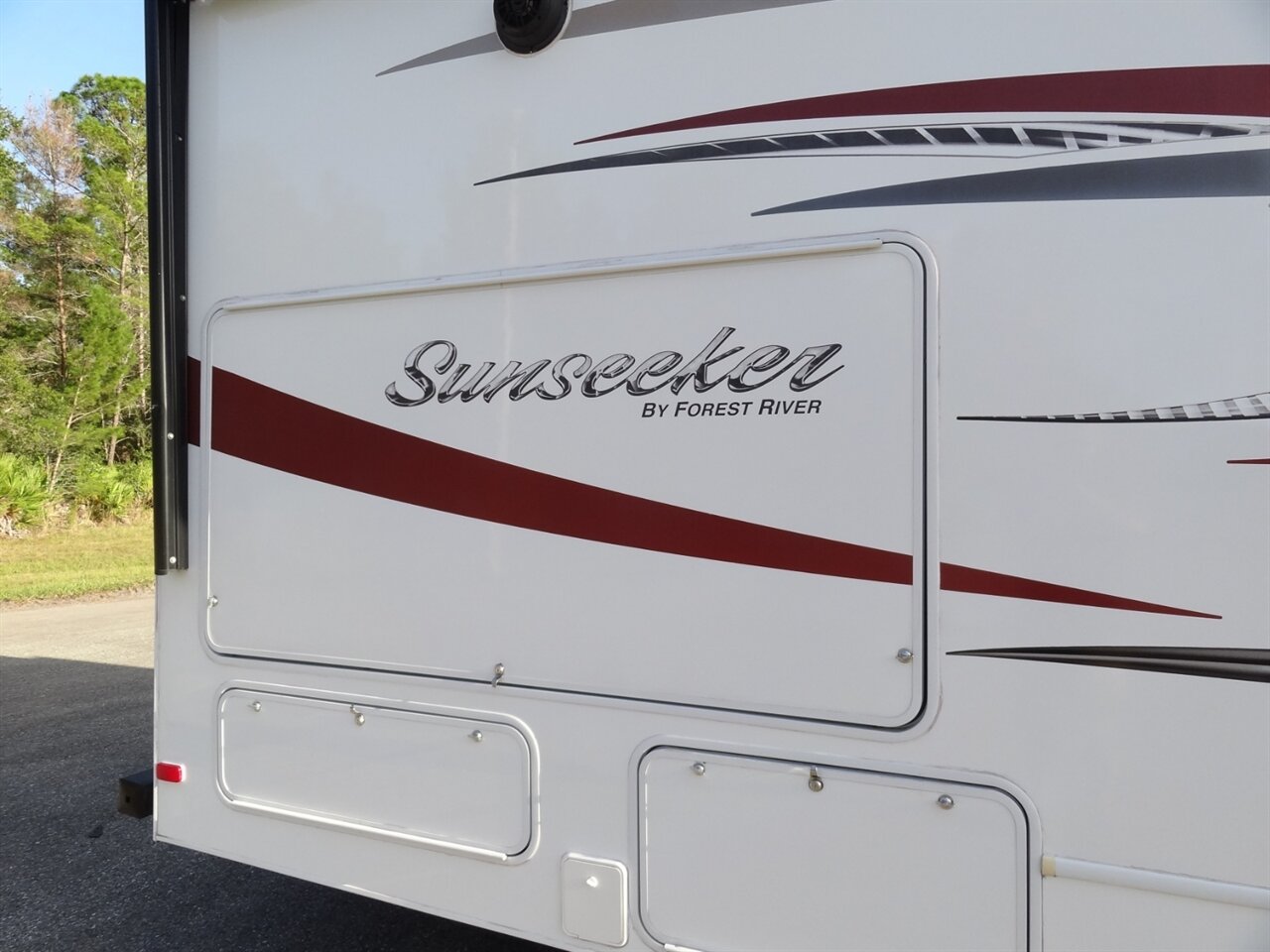2016 Forest River Sunseeker 2860DS - Photo 10 - Deland, FL 32720