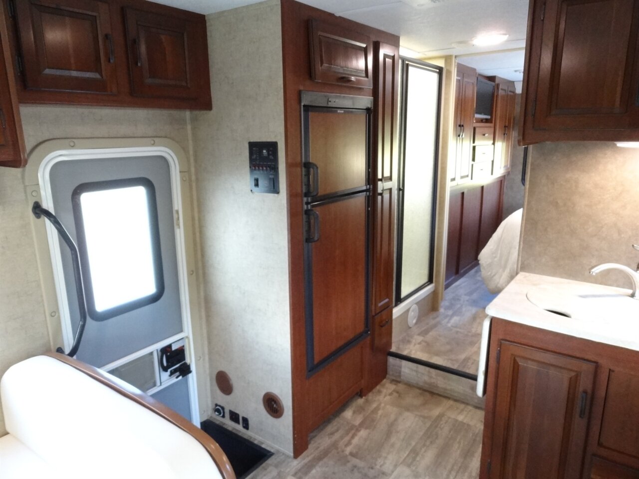 2016 Forest River Sunseeker 2860DS - Photo 57 - Deland, FL 32720