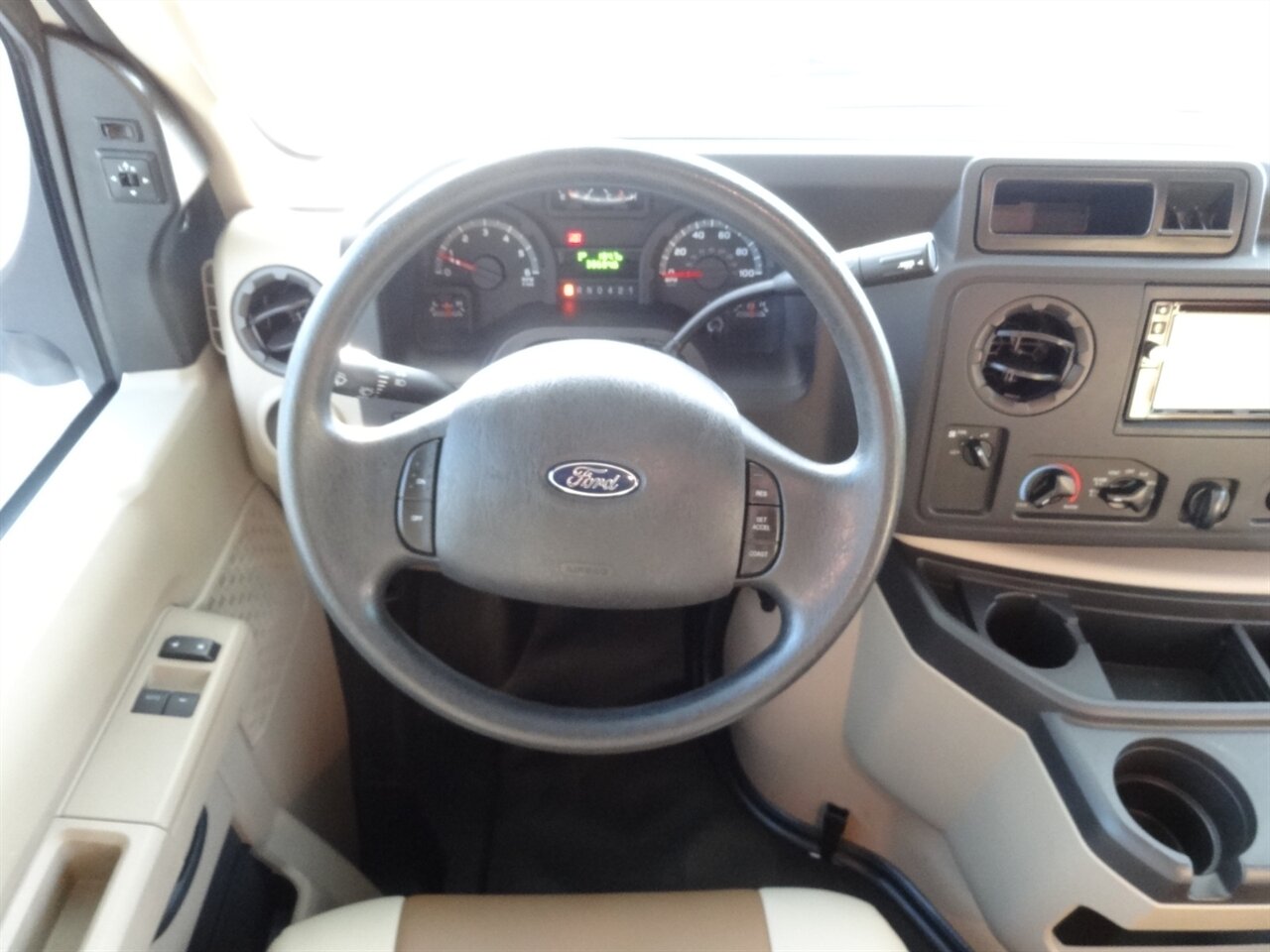 2016 Forest River Sunseeker 2860DS - Photo 46 - Deland, FL 32720