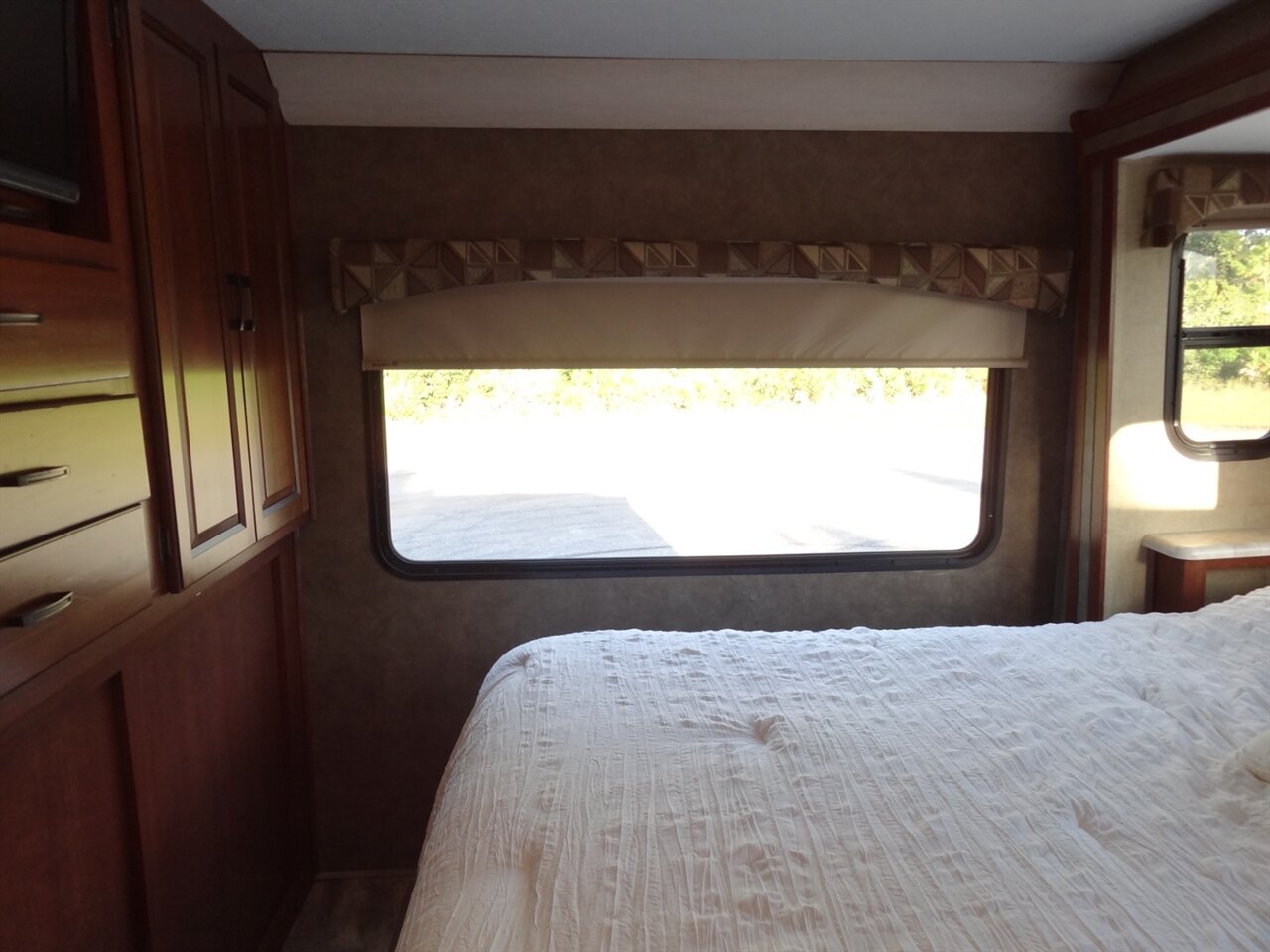 2016 Forest River Sunseeker 2860DS - Photo 72 - Deland, FL 32720