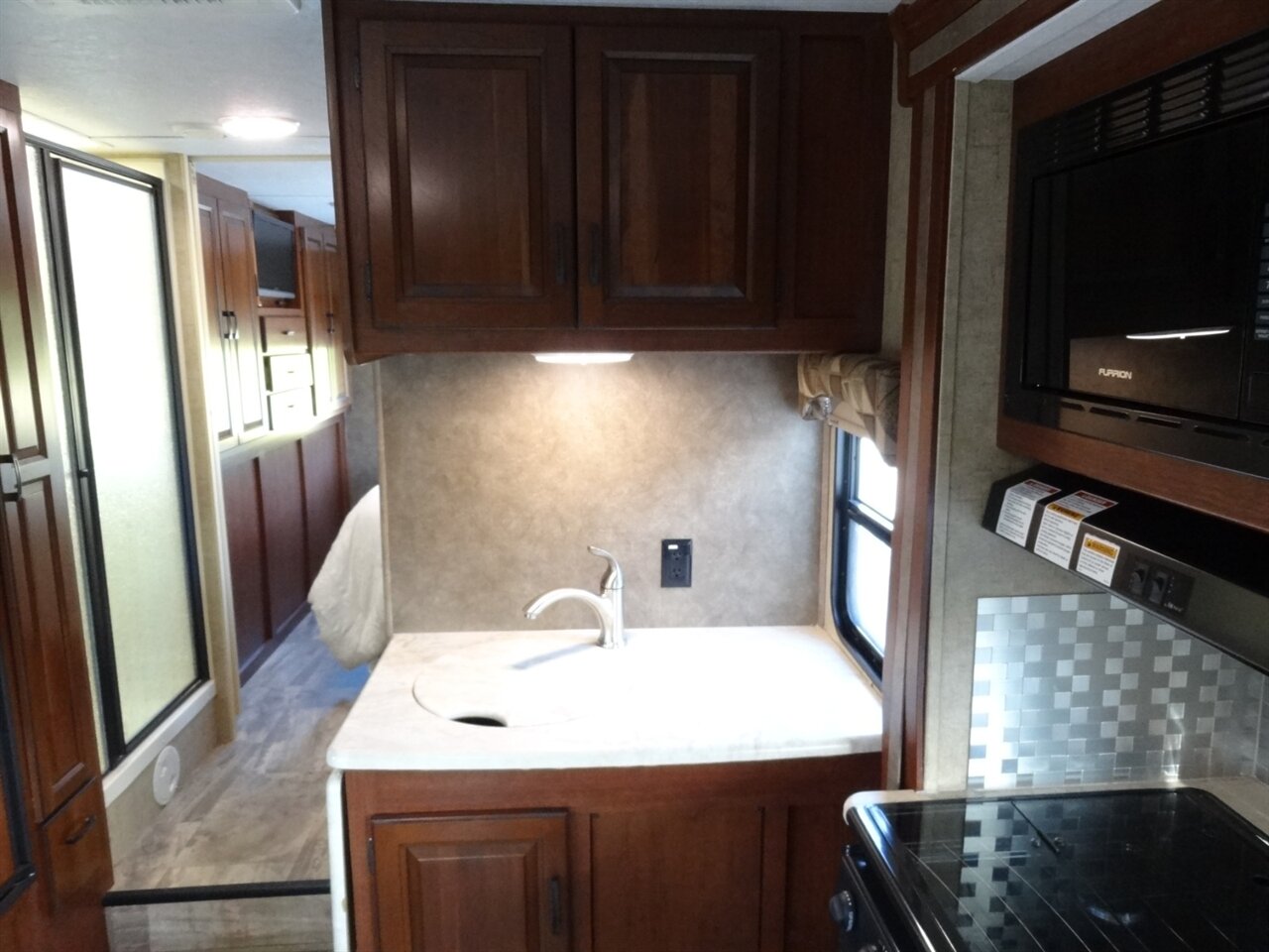 2016 Forest River Sunseeker 2860DS - Photo 61 - Deland, FL 32720